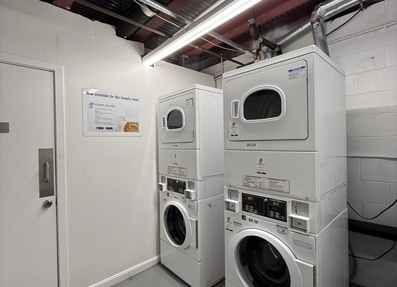 Studio, 1 bath, 650 sqft, $2,680, Unit 404