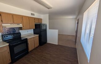 2 beds, 1 bath, $950, Unit 2118 W. BELMONT AVE, #203