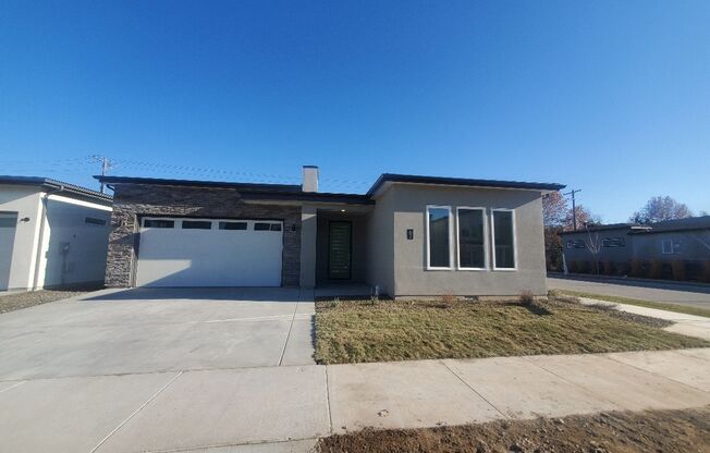 Beautiful  Eagle home