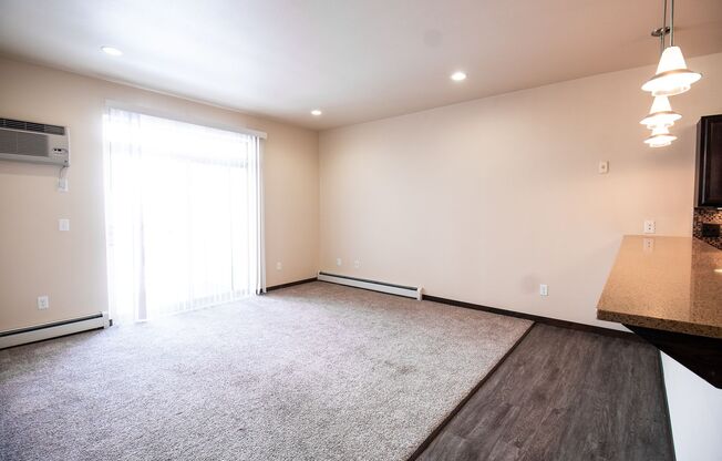 3 beds, 2 baths, 1,323 sqft, $1,725, Unit A202