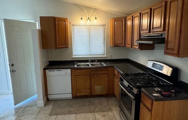 3 beds, 1 bath, $1,895