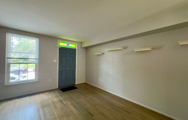 Charming 2 Bedroom/2 Bathroom Apartment in Washington Hill, MD!