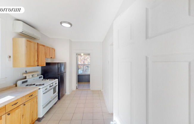 4 beds, 1 bath, $4,070, Unit 1