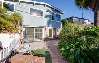 Updated Garden 2 BR Apartment in Heart of Encinitas