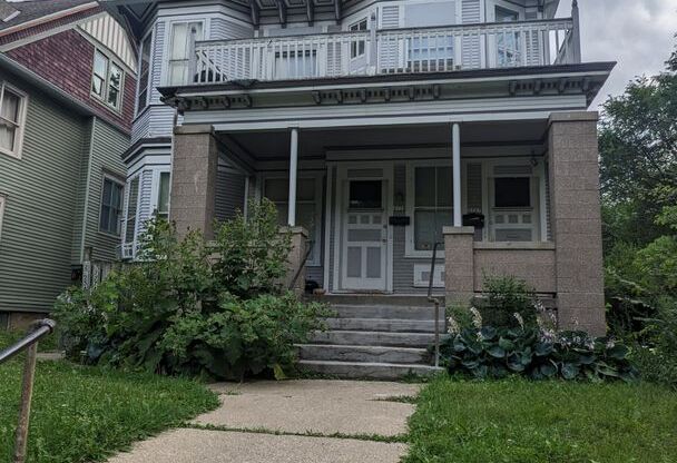 2725 W Mckinley Blvd.