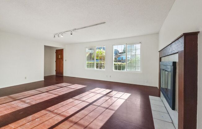 Charming Rambler Retreat Near Robinswood Park