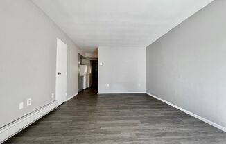 1 bed, 1 bath, 550 sqft, $995, Unit 17