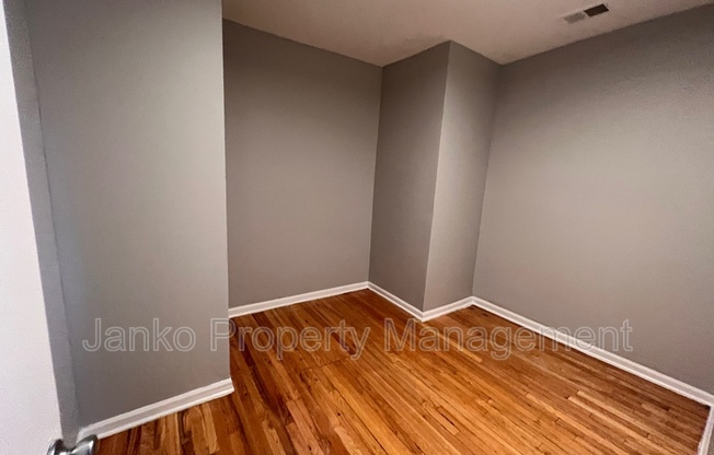 3725 W Grand Ave, Chicago IL 1N