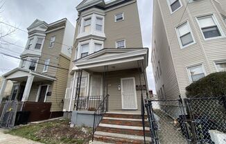 679 S 11th St
