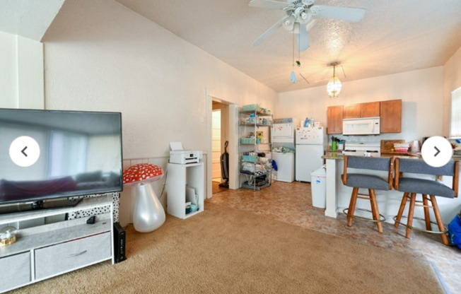 2 beds, 1 bath, $1,575, Unit 817 Rio Chico #4