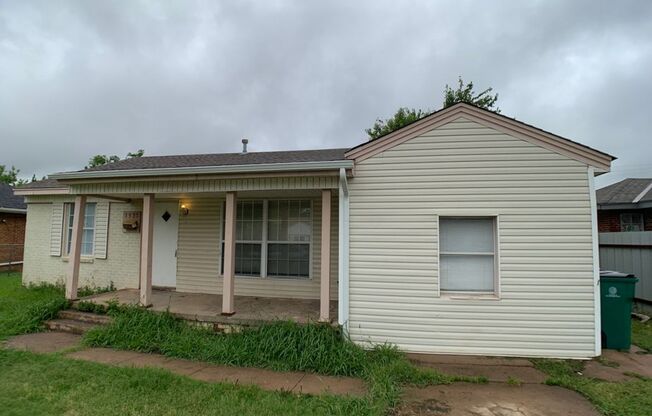 3 beds, 1 bath, $875