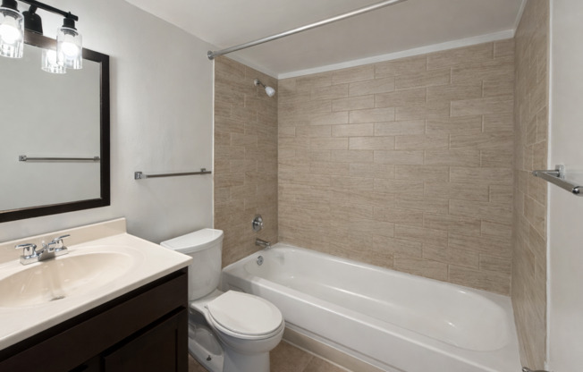 2 beds, 1 bath, 760 sqft, $1,575, Unit 1-0404