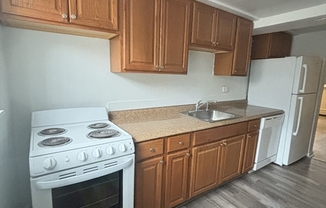 2 beds, 1 bath, 760 sqft, $2,500, Unit B2