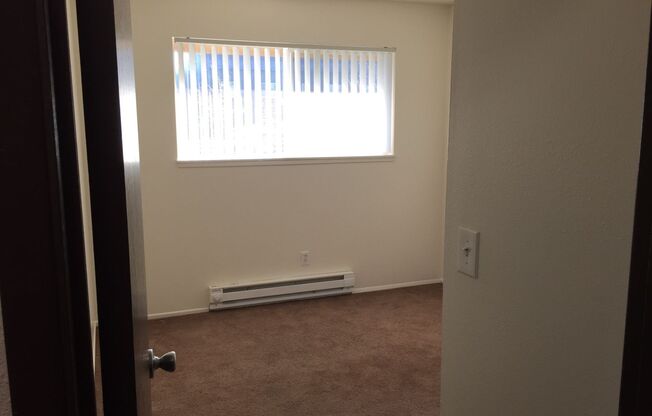 2 beds, 1 bath, 980 sqft, $1,200, Unit 19