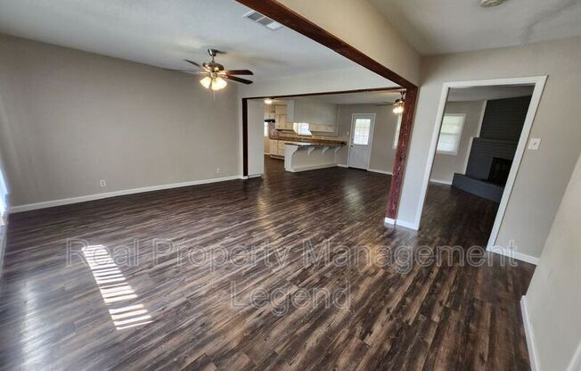 7009 CORONA DR