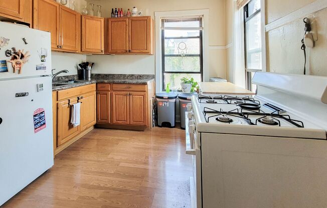 2 beds, 1 bath, 845 sqft, $1,995, Unit 3929-1S