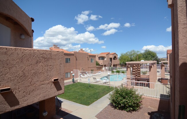 Recently Remodeled 2 Bedroom 2 Bath Condo! Close to the U of A!