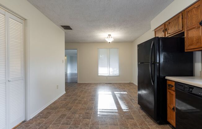 3 beds, 2 baths, $1,695