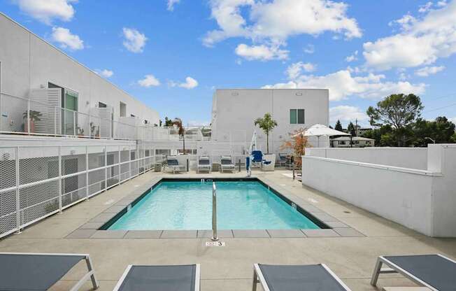 EXPLORE THE DILLON II AT SILVER LAKE APARTMENTS IN LOS ANGELES