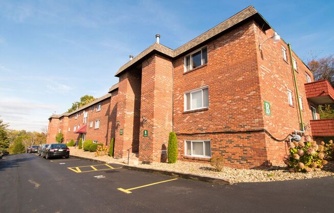 2 beds, 1 bath, $1,050, Unit B-19