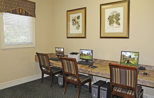 Business Center at Morgan Creek Affordable Apartments in Tampa FL