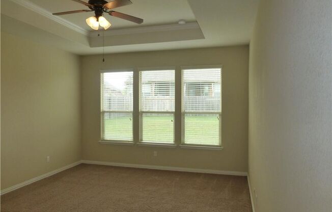 Four Bedroom Split Floorplan Near Major Conveniences