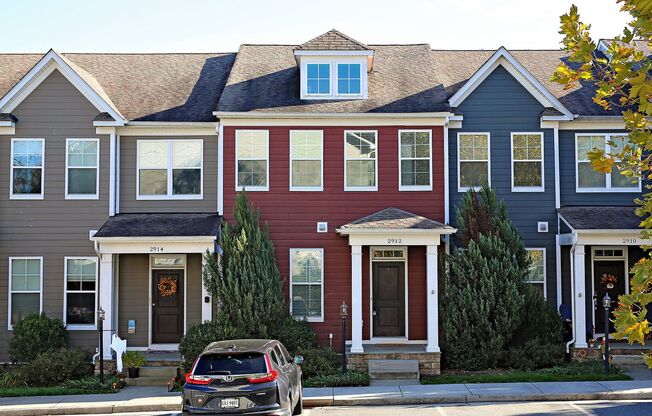 Move-in Ready Townhome Near Hollymead Town Center