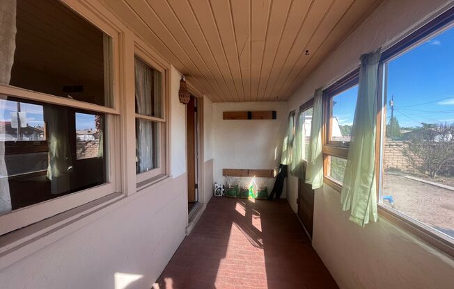 Pleasant 2 Bedroom 1 Bathroom Home In The Monkbridge Gardens Neighborhood!