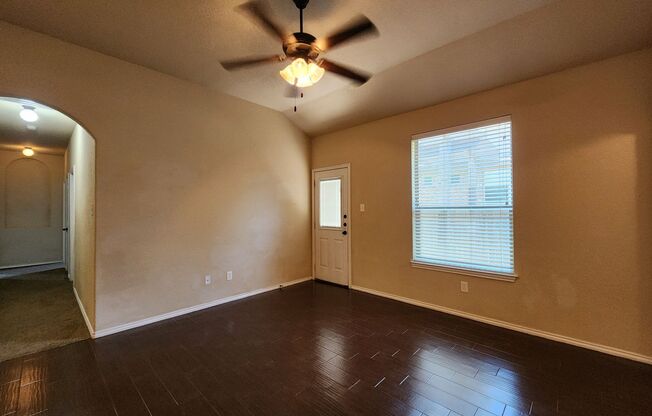 3/2/2  Off HWY 46/ No Carpet / Interior Washer & Dryer Connections / Pergola / Fenced in Backyard / CISD