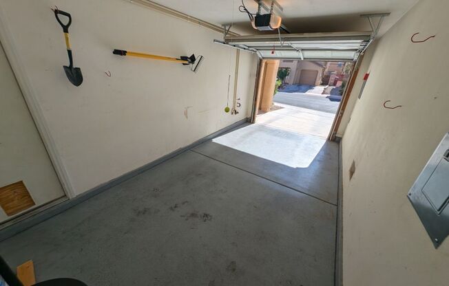 3 beds, 2.5 baths, $1,750