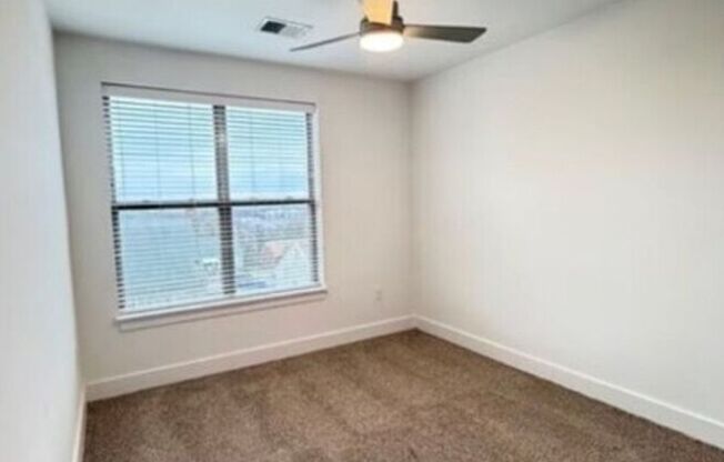 1 bed, 1 bath, 756 sqft, $1,599