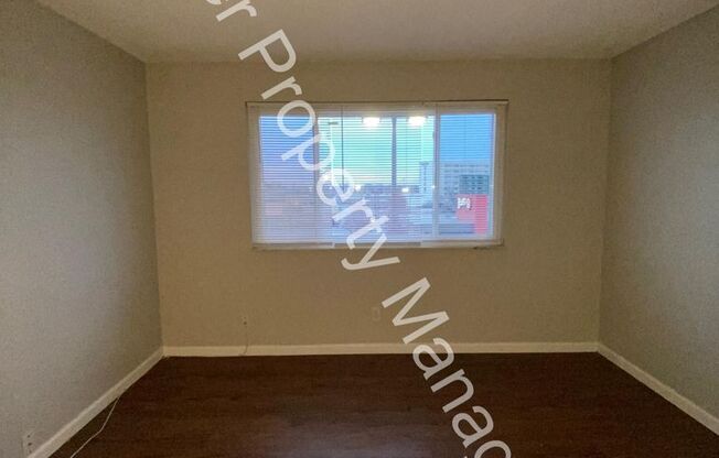 1 bed, 1 bath, $850, Unit 2140 Hampton Ave #201