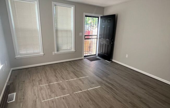 Gorgeous Fully Renovated 4 br/2 bath!