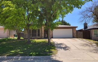 4/2/2 HOME FOR LEASE IN SAGINAW AREA!