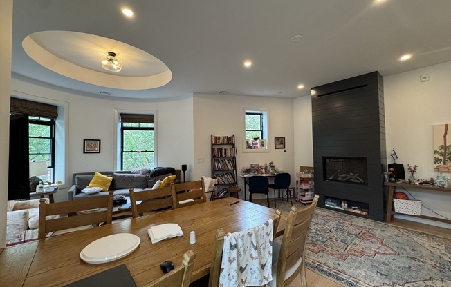 1 STRATHMORE RD