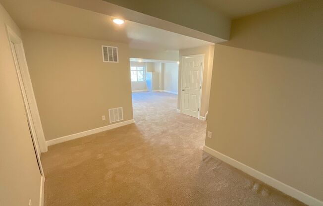 3 beds, 2.5 baths, $2,550