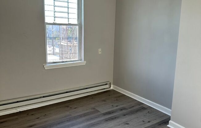 Studio, 1 bath, $850, Unit #5