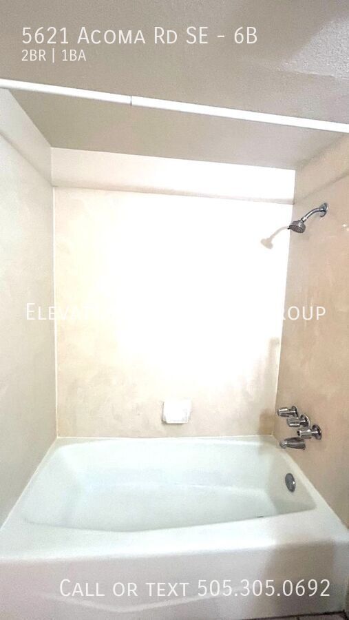 5621 Acoma Rd SE