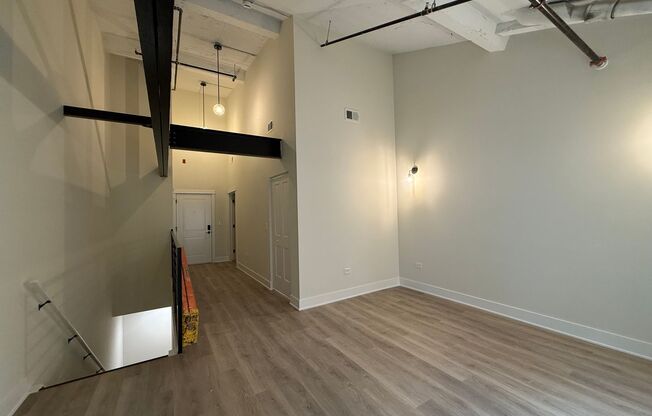 1 bed, 1.5 baths, 689 sqft, $3,375, Unit 202