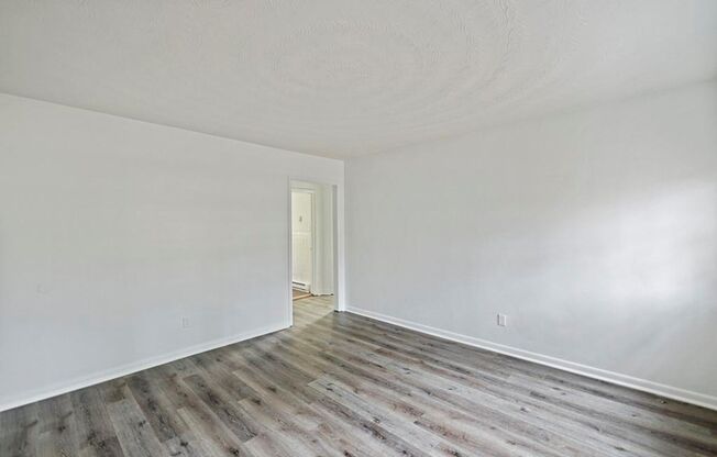 2 beds, 1 bath, 600 sqft, $1,175, Unit 2000A