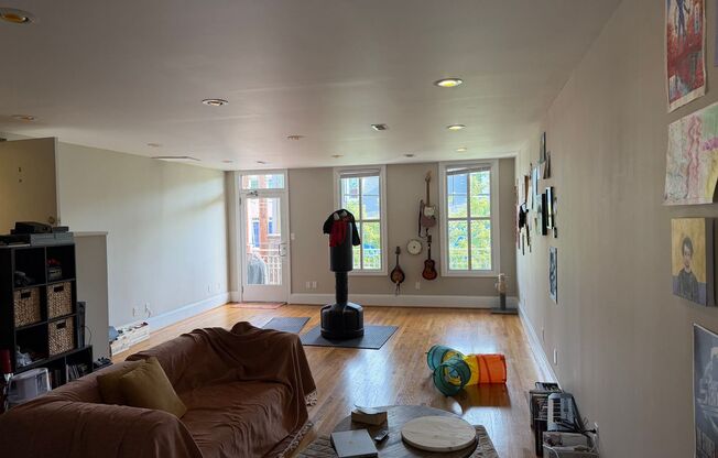 **$500 rent credit with lease starting on or before 08/05/2026**