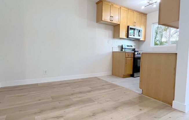 1 bed, 1 bath, 750 sqft, $1,850, Unit 5