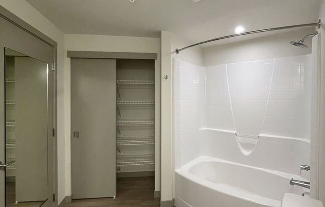 2 beds, 2 baths, 1,036 sqft, $3,095, Unit 505