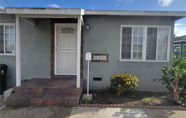 1626 W 204 ST