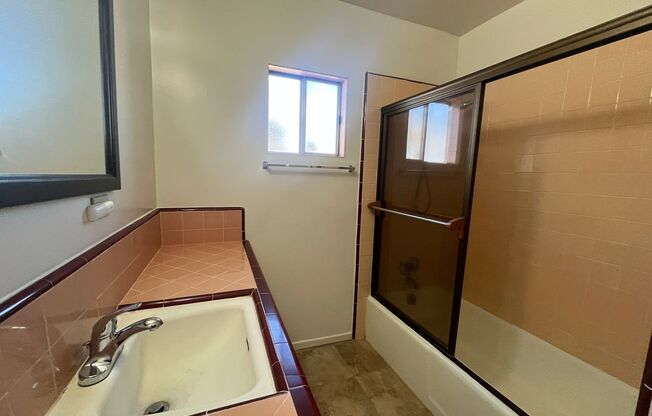 2 beds, 1 bath, $1,900