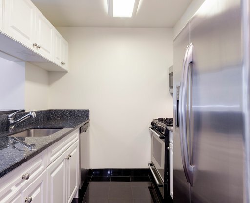 1 bed, 1 bath, $5,500, Unit 712