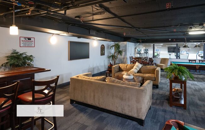 2 beds, 2 baths, $3,500, Unit APARTMENT 533