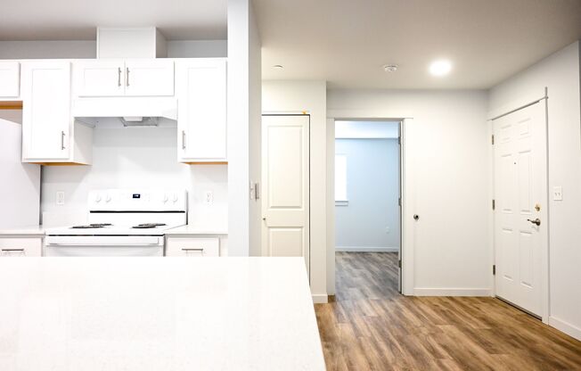 1 bed, 1 bath, 729 sqft, $1,200