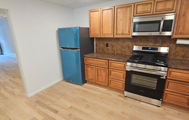 Studio, 1 bath, $2,700, Unit 1