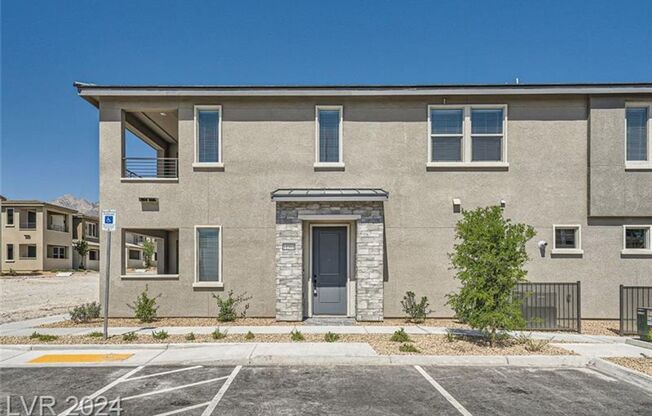 Gorgeous Brand new Town home